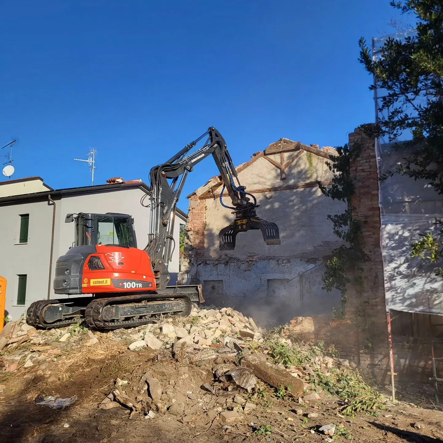 Demolizione controllata